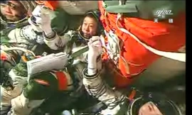 Tàu vũ trụ Thần Châu 9 lắp ghép thành công