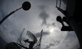 Người Việt khám phá siêu tàu sân bay Mỹ tuần tra vùng biển quốc tế gần VN