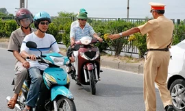 Nghiêm cấm CSGT ‘vẫy xe’, xem giấy tờ, rồi cho đi