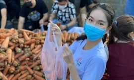 Á hậu Phương Anh cùng dàn người đẹp chung tay “giải cứu” 5 tấn nông sản Hải Dương