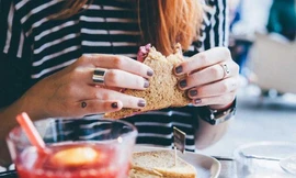 Làm sao để giữ được cân nặng ổn định mà không phải "bóp mồm bóp miệng"?