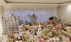 Quá choáng với hình ảnh Lee Min Ho chia sẻ về số hoa và quà nhận được trong ngày sinh nhật