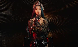 Tung video Karina ngồi trên ngai vàng, SM ngầm tuyên bố aespa sẽ trở thành nữ hoàng K-Pop?