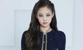 Giữa ồn ào trang phục y tá, Chanel bất ngờ đăng video và ảnh Jennie (BLACKPINK) cực xinh