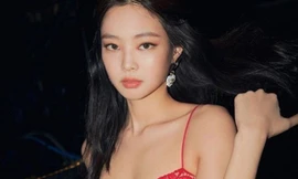 Mừng sinh nhật BLACKPINK, fan Jennie đưa hình ảnh của cô lên hẳn vệ tinh ngoài Trái Đất