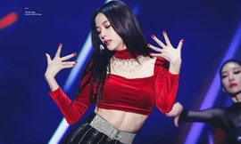 Muốn biết cơ bụng số 11 chuẩn của phái nữ trông thế nào, cứ nhìn Jisoo (BLACKPINK) là rõ