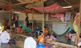 Đắng lòng kế mưu sinh xứ người