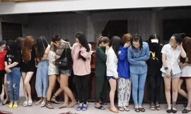 Nhiều thiếu nữ được phát hiện dương tính với chất ma túy. Ảnh: Công an TP Đông Hà