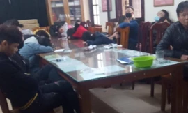 Tạm giữ hơn 100 dân chơi trong quán bar ở Hàng Tre đêm Noel