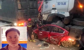 Tài xế Tuyển và hiện trường vụ tai nạn.