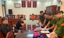 Bắt hai đối tượng mua bán hơn một vạn viên ma tuý tổng hợp