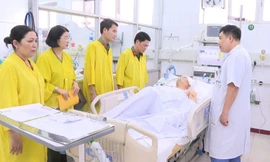 Một chiến sỹ công an Thanh Hoá bị trúng đạn