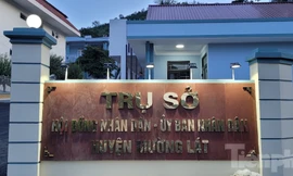 Vì sao hàng chục công chức, viên chức ở Thanh Hoá xin chuyển công tác?