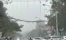 Thanh Hoá: Bất ngờ sương mù xuất hiện dày đặc, trời mù mịt