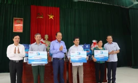 'Cùng ngư dân thắp sáng đèn trên biển" ở Thanh Hoá