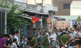 Dùng dao đâm chết vợ rồi tự tử bất thành