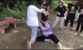 Cơ quan chức năng vào cuộc vụ nữ sinh bị đánh hội đồng ở Thanh Hóa