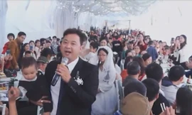 Đám cưới của cặp vợ chồng 5 con thu hút cộng đồng mạng