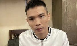 Đi xe không đội mũ bảo hiểm, còn vu khống ‘công an trộm cắp’