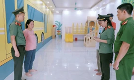 Bắt đối tượng làm giả hồ sơ cho 30 người nước ngoài ở lại Việt Nam trái phép