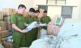 Bắt 6 đối tượng sản xuất, buôn bán gần 3 tấn nguyên liệu trà sữa giả 