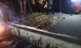 Xe máy điện chở 4 lao xuống mương, 3 học sinh tử vong