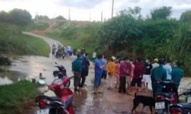 Người đàn ông đi xe máy bị lũ cuốn tử vong tại Thanh Hóa