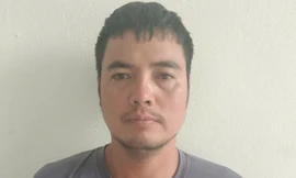 Chặn đường người phụ nữ để xin đi nhờ xe, rồi cướp tài sản