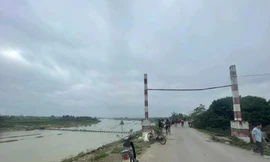 Nam sinh lớp 6 nhảy xuống sông cứu bạn, cả 2 người bị nước cuốn mất tích