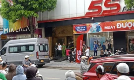 [Video] Công an xuất hiện tại nhà của 'nhân vật có tiếng' ở Thanh Hóa