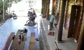 Chủ tịch Uỷ ban MTTQ xã bị tố cưỡng hôn nữ sinh lớp 10 từng nhắn tin 'gạ gẫm' nữ đồng nghiệp