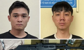 Tháo rời các bộ phận vũ khí, ngụy trang để vận chuyển 