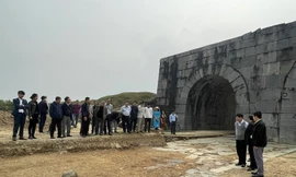 Phát hiện mới về kỹ thuật ghép đá ở cổng Thành Nhà Hồ