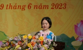 Cô giáo không tay ở Thanh Hóa: Đi về phía mặt trời, bóng tối ngả sau lưng