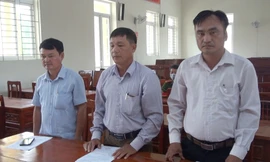 Ba cán bộ xã vừa bị khởi tố bị can, cấm đi khỏi nơi cư trú