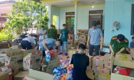 Đột kích xưởng sản xuất và tổng kho nước giặt giả nhãn hiệu