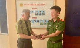 Cơ quan công an bàn giao các các thể cho Trung tâm cứu hộ, bảo tồn và phát triển sinh vật, Vườn Quốc gia Cúc Phương chăm sóc, nuôi dưỡng
