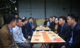 Thăm viếng, động viên gia đình 2 cô gái tử vong trong vụ tai nạn giao thông ở Thanh Hoá