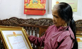 Con không về với mẹ, lời hẹn 'về quê tìm dâu, cưới vợ' mãi mãi không thành