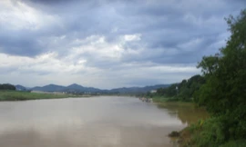 Hàng nghìn hộ dân sinh sống trong khu vực có nguy cơ sạt lở ở Thanh Hoá 