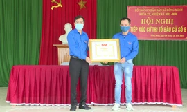 Nam thanh niên trả lại túi tiền hàng trăm triệu đồng cho người đánh rơi