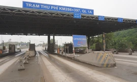Bỏ hoang trạm thu phí suốt 6 năm giữa quốc lộ 1A