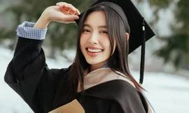 Thùy Tiên nhận bằng thạc sĩ 