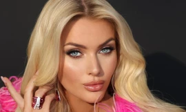 Chỉ có 30 người đón đương kim Hoa hậu Hoàn vũ trở về quê nhà