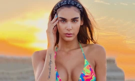 Một Hoa hậu Hoàn vũ bị tước danh hiệu