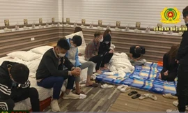 Bắt quả tang 57 nam nữ 'mở tiệc' ma túy trong khách sạn