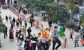 Đền Bà Chúa Kho mở cửa trở lại với 7 chốt kiểm soát