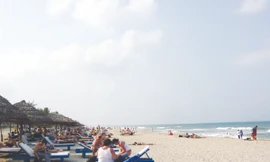 Biển Quảng Nam nhiều tiềm năng nhưng vẫn chưa thu hút được nhà đầu tư có năng lực Ảnh: Phong Cầm