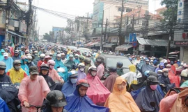 Ùn tắc giao thông trên đường Cách mạng Tháng Tám (quận 1), TPHCM