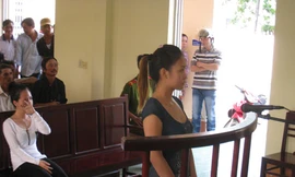 Dùng dao lam rạch mặt nữ sinh vì ghen